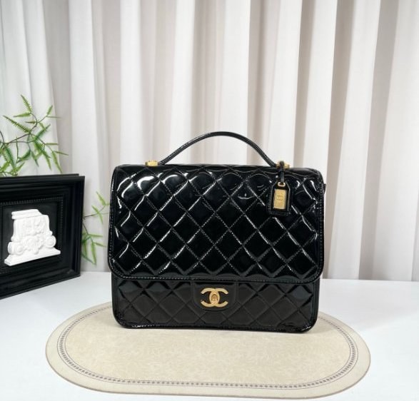CHANEL香奈儿大号黑色漆皮菱格手提斜挎包 金扣芯片款 &middot; 1