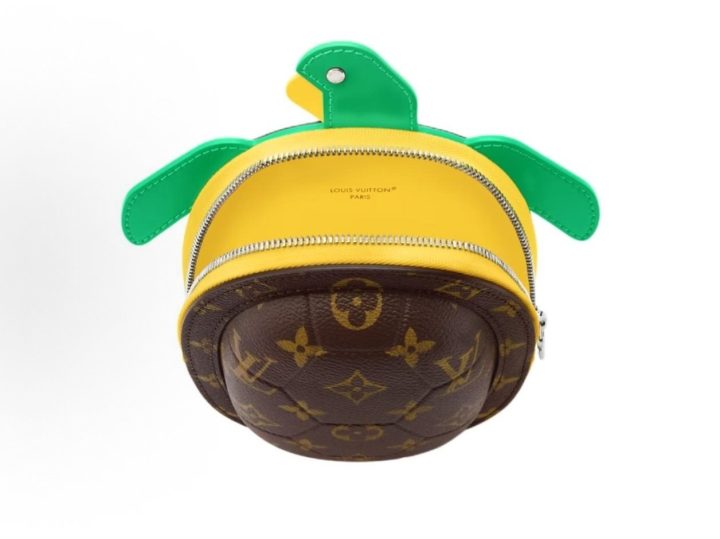Louis Vuitton LV Turtle 绿色拼棕色乌龟造型斜挎包 &middot; 5