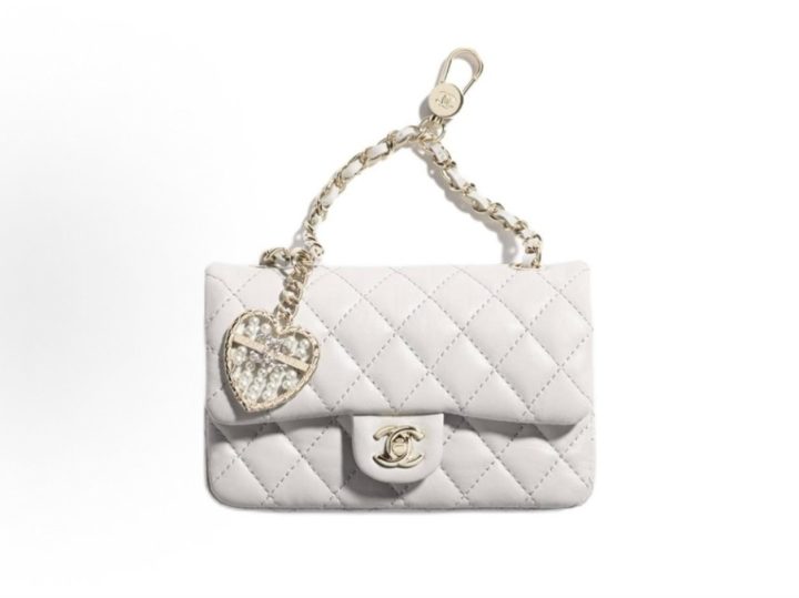 CHANEL 浅灰色菱格链条零钱包 &middot; 1