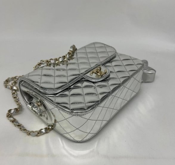 CHANEL &middot; Tasche &middot; 6
