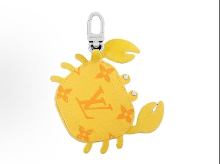 Louis Vuitton LV Crab 黄色螃蟹造型挂饰零钱包 &middot; 2