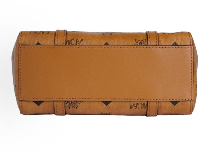 MCM Toni &middot; 4
