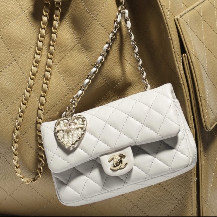 CHANEL 浅灰色菱格链条零钱包 &middot; 5