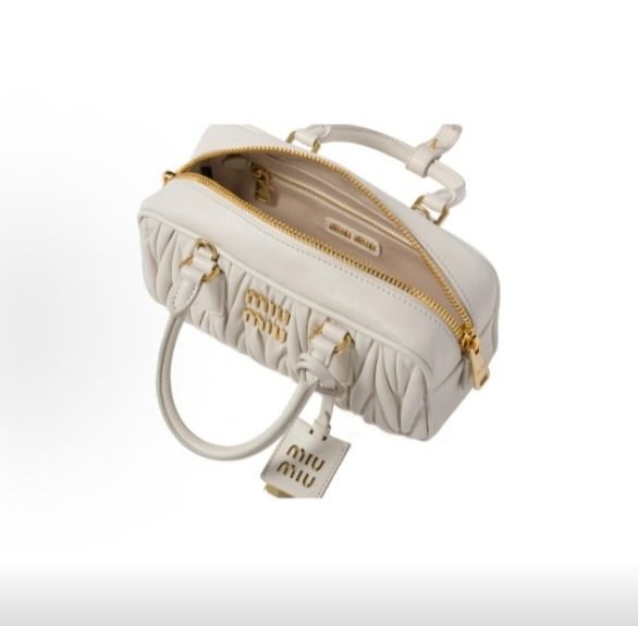 Miu Miu Arcadie 白色 Matelass&eacute; 纳帕皮手提包 &middot; 5
