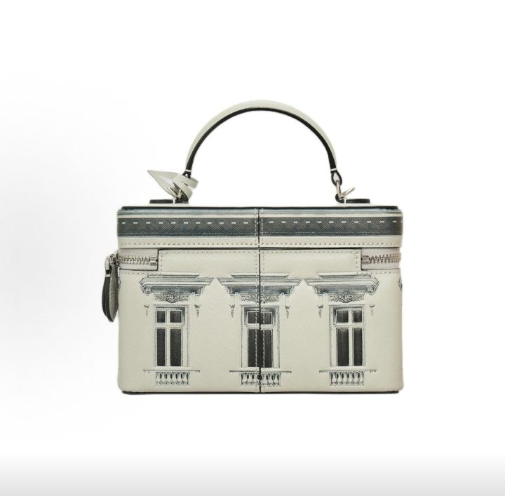 KARL LAGERFELD 老佛爷 剧院芭蕾系列专题匠心之作 浮雕工艺品牌徽标 牛皮 化妆包 女款 白色 &middot; 3