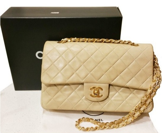 Chanel Classic Flap — 米色翻盖外观参考