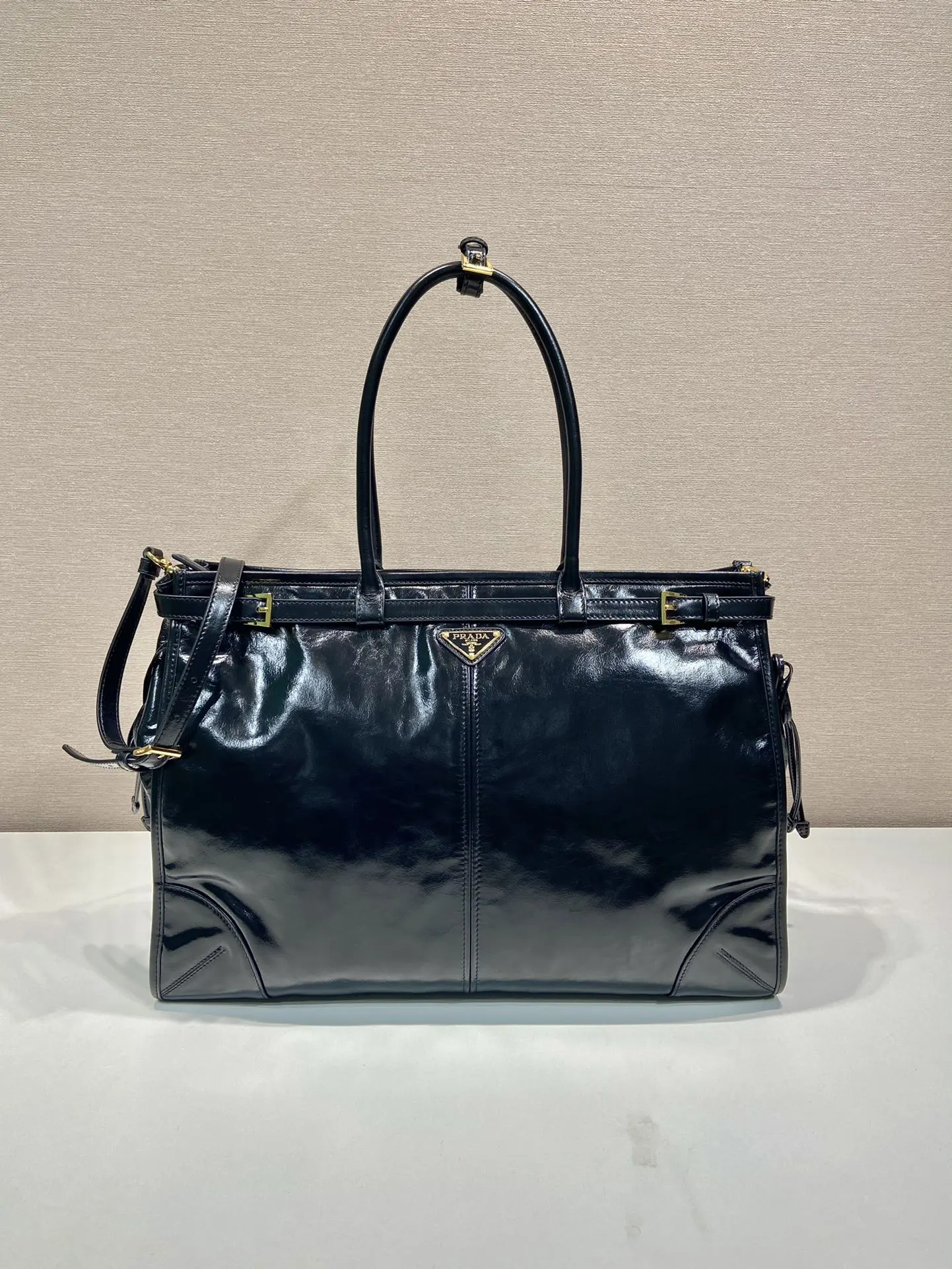 PRADA 斜背包 日常通勤款