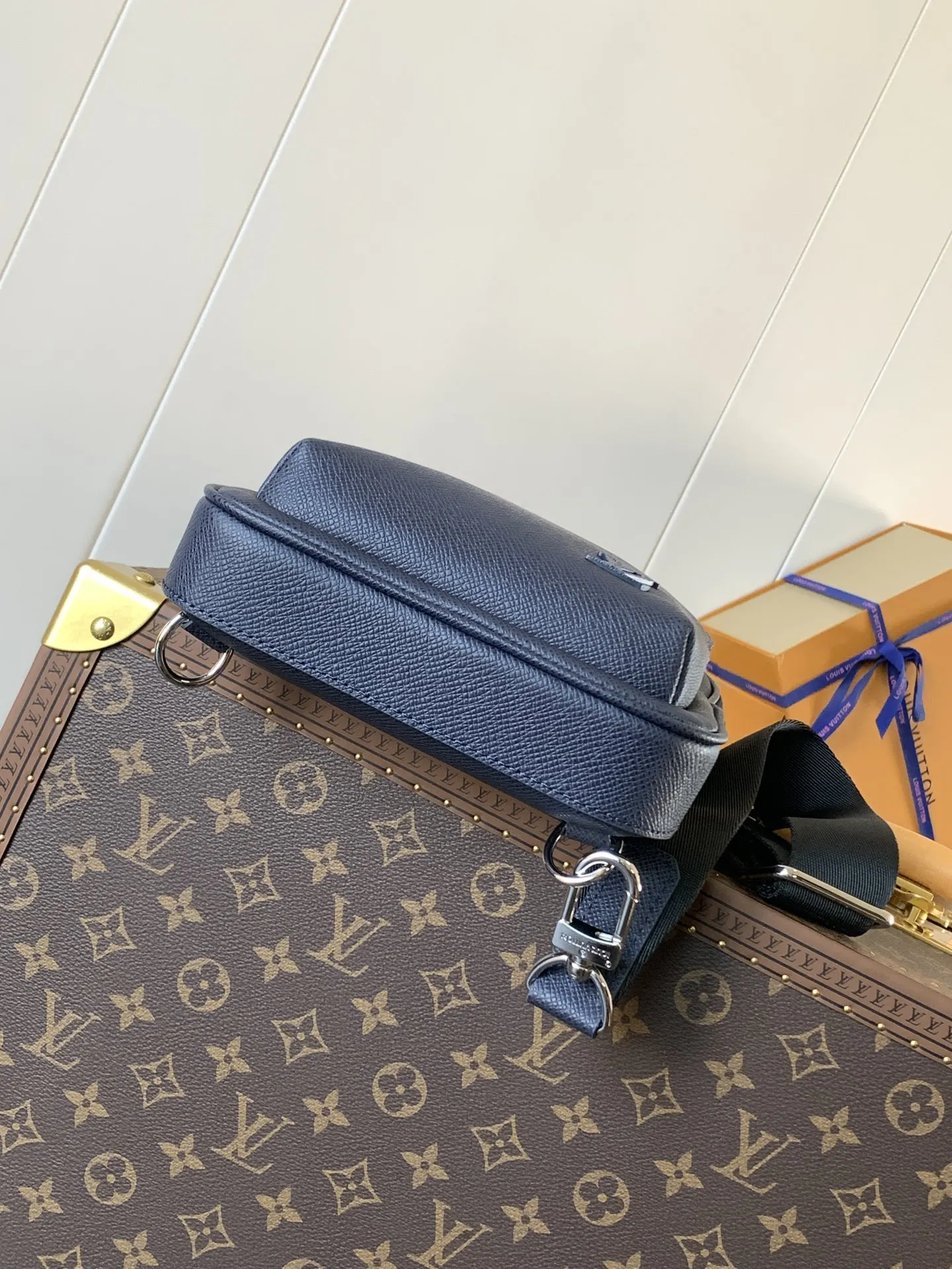 LV 蓝色 牛皮 单肩包 日常单肩背款
