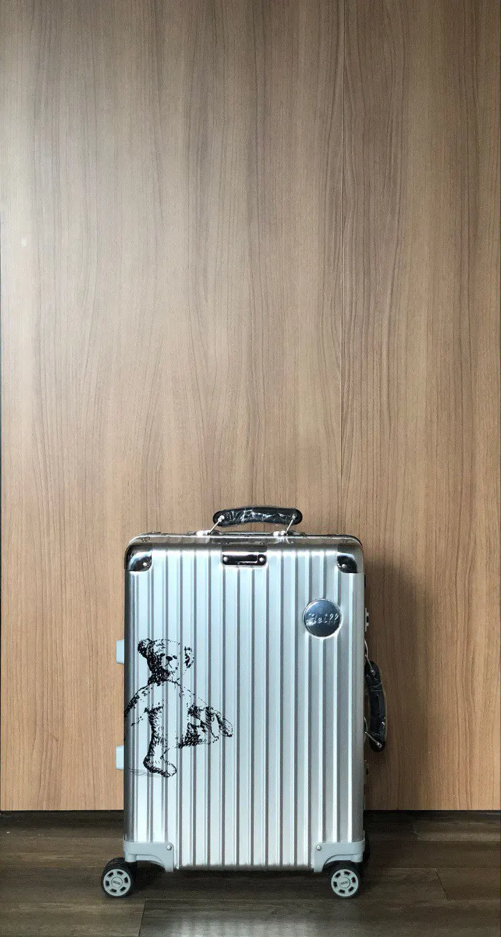 Rimowa Black Silver Suitcase Travel Lightweight