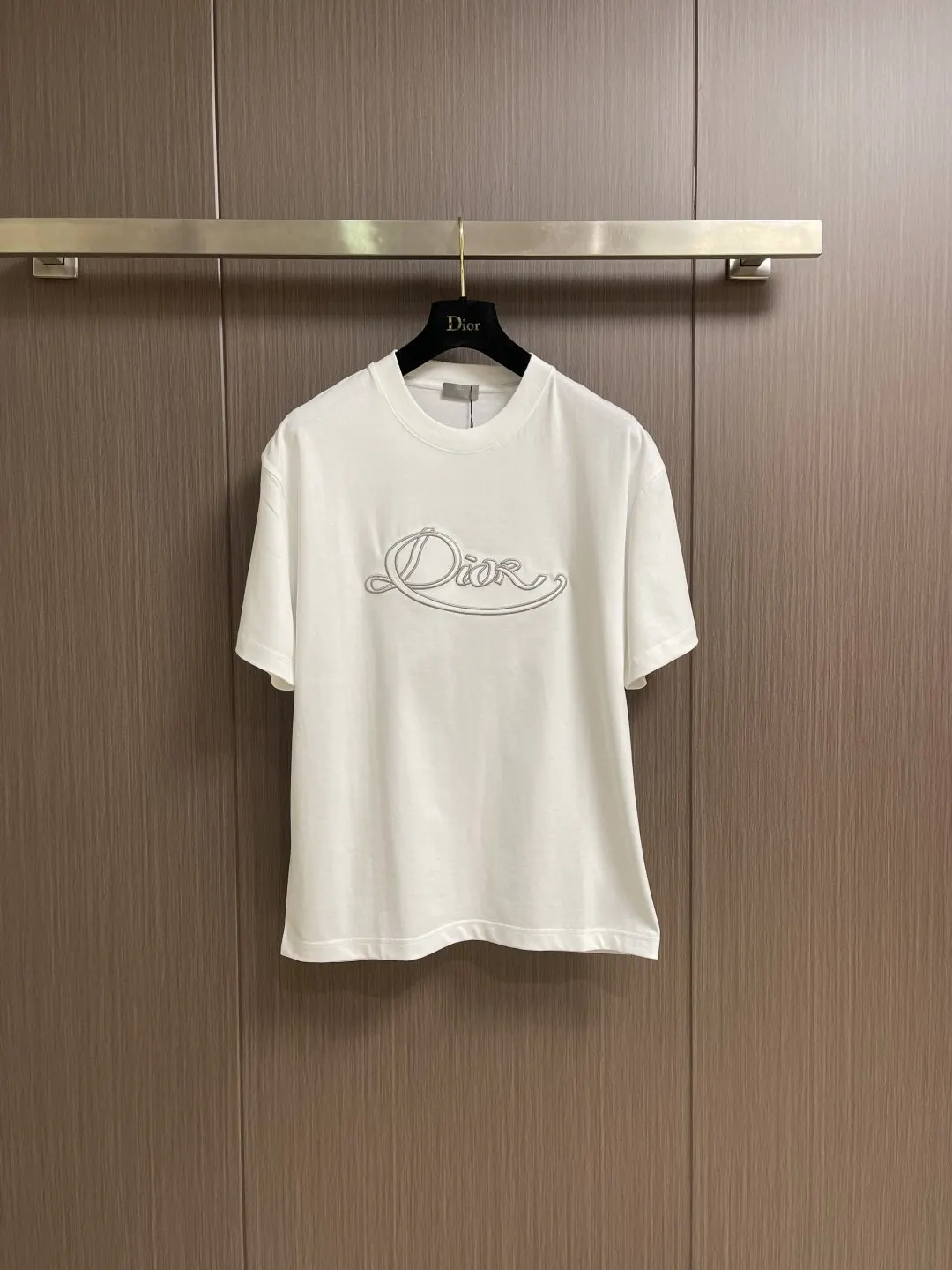 Dior short-sleeved T-shirt, exquisite wear