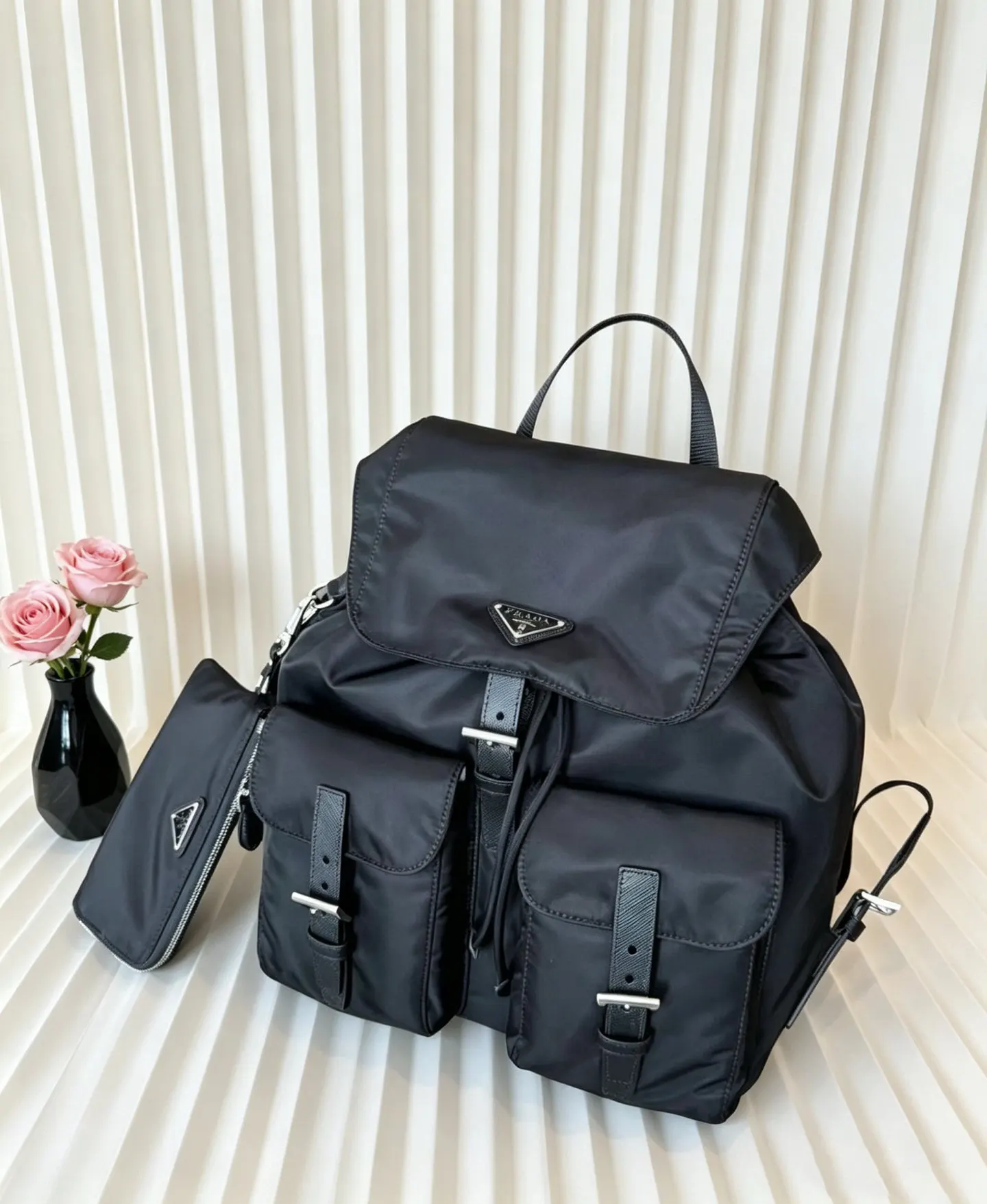 PRADA Re-Nylon尼龍 雙肩背包 輕便实用款