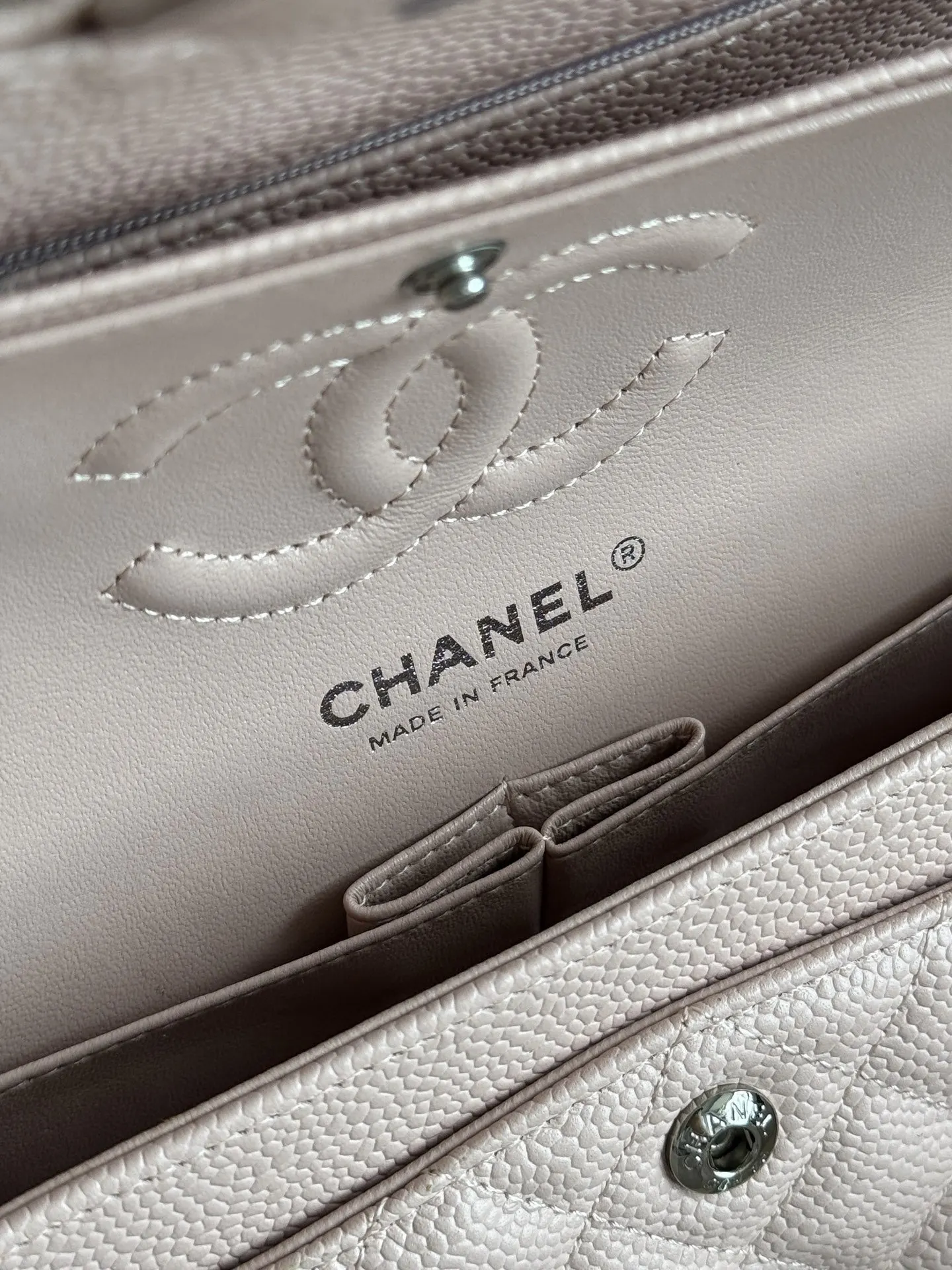 Crossbody Bag Lightweight Classic Leather