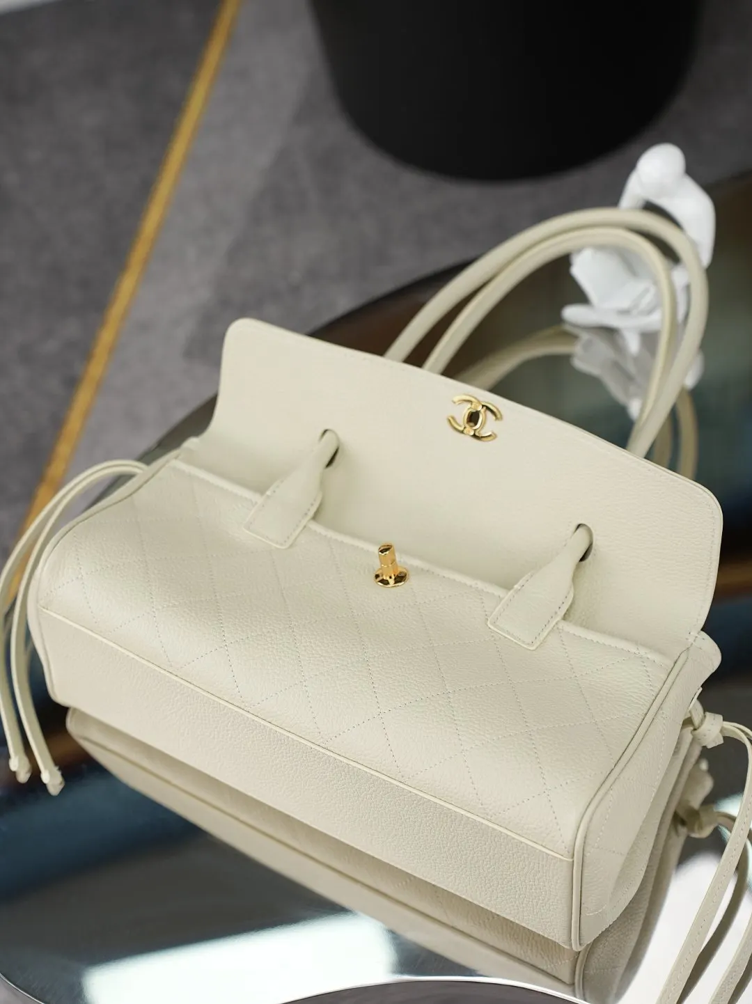 CHANEL 白色 米白 小牛皮 腋下包 復古腋下背款