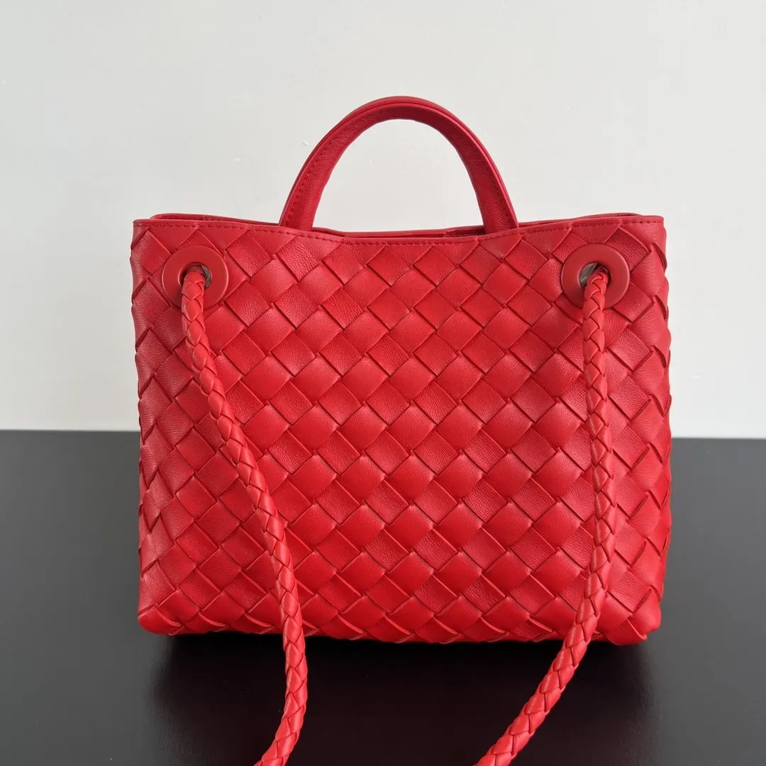 Bottega Veneta 金色 羊皮 斜背包 輕便斜挎款