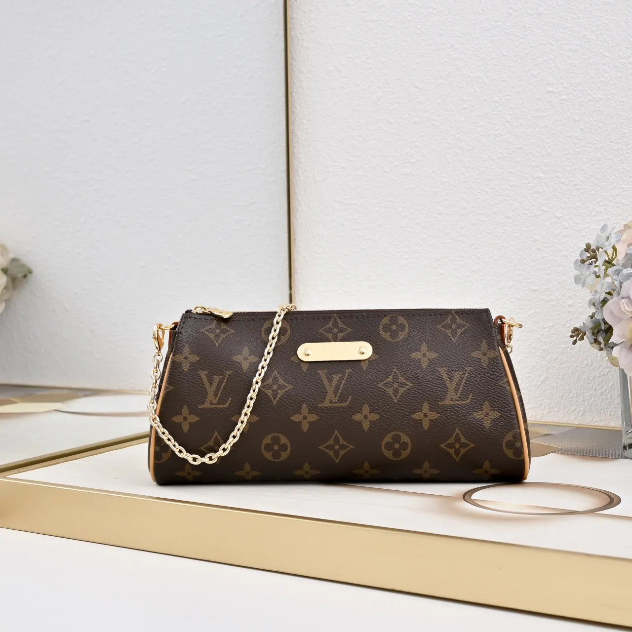 LV Pochette 老花鏈條手拿包 斜挎款
