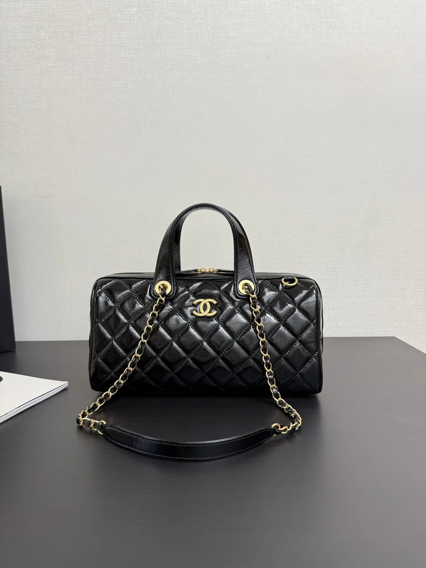 Fashion Item Travel Premium