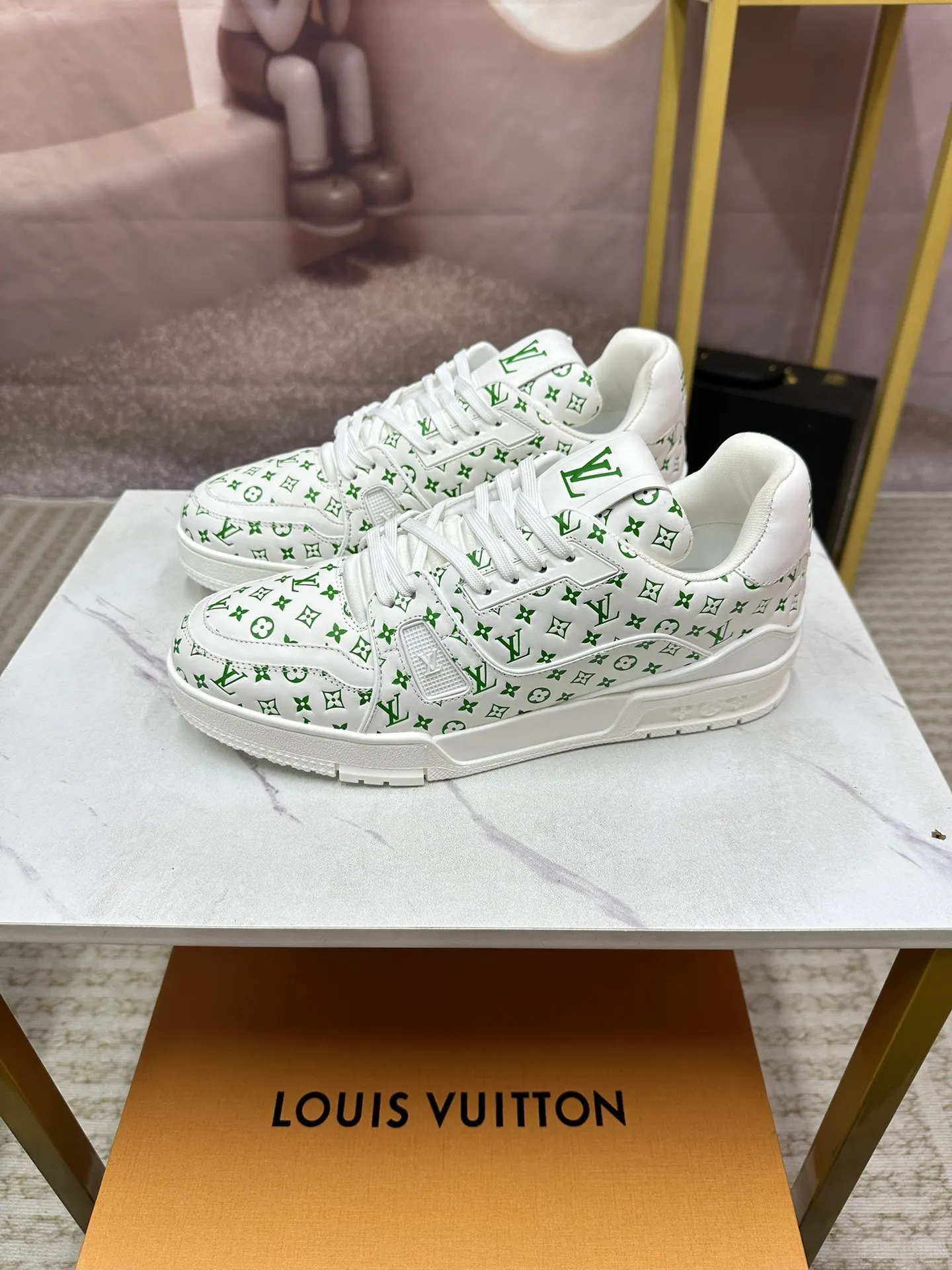 LV Casual Versatile