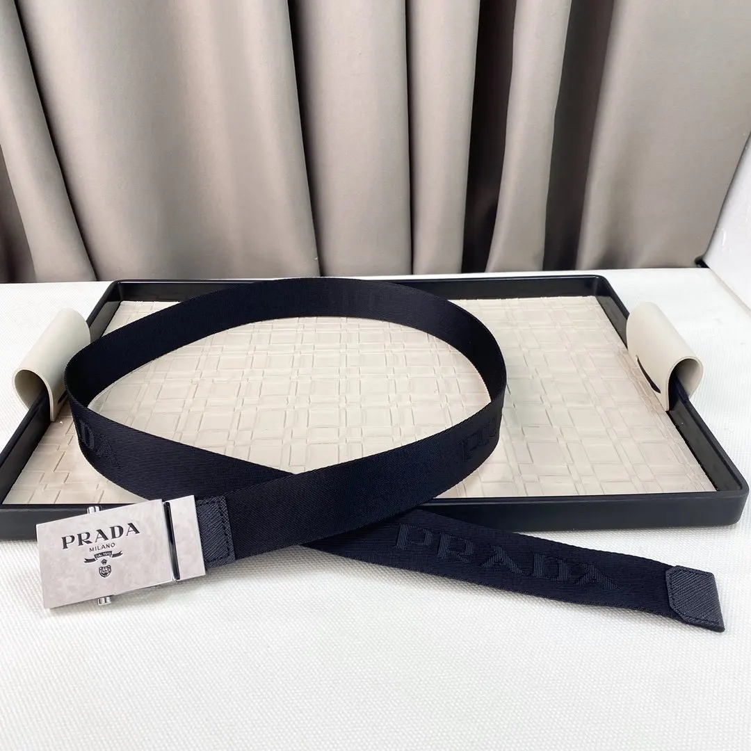 PRADA 腰帶 通勤搭配款