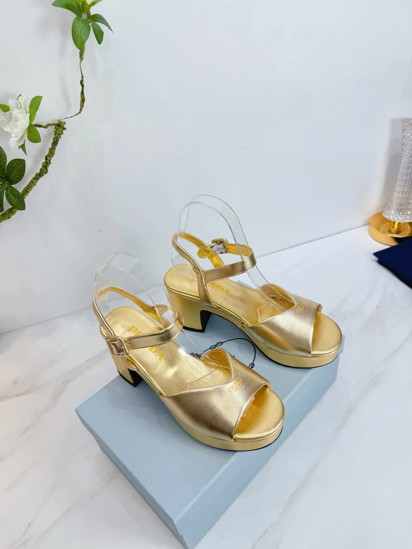 Prada Fashion Item Casual Versatile