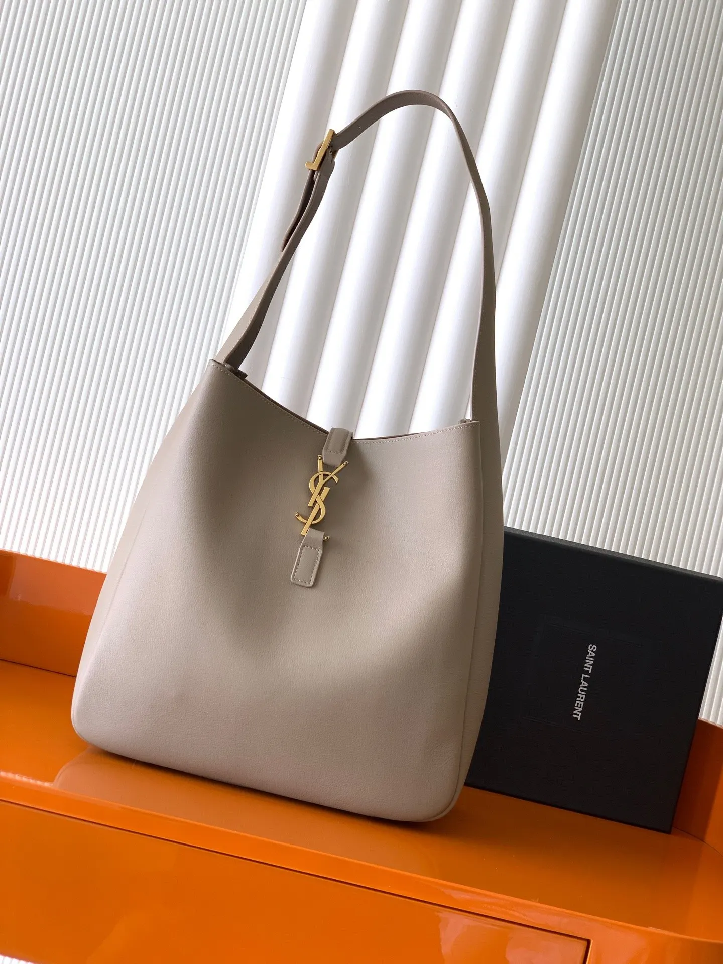 Hobo Shoulder Bag Vintage