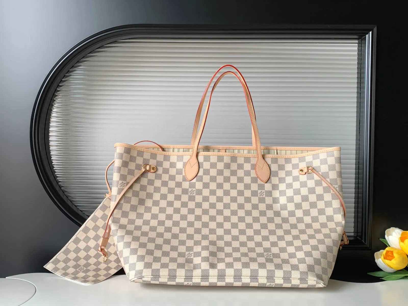 LV Neverfull 帆布 手拿包 精致手拿款