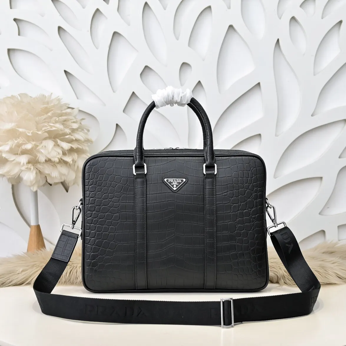 Prada 小牛皮 男士公文包 采用进口小牛皮 皮質柔软 手感超赞 商務通勤款