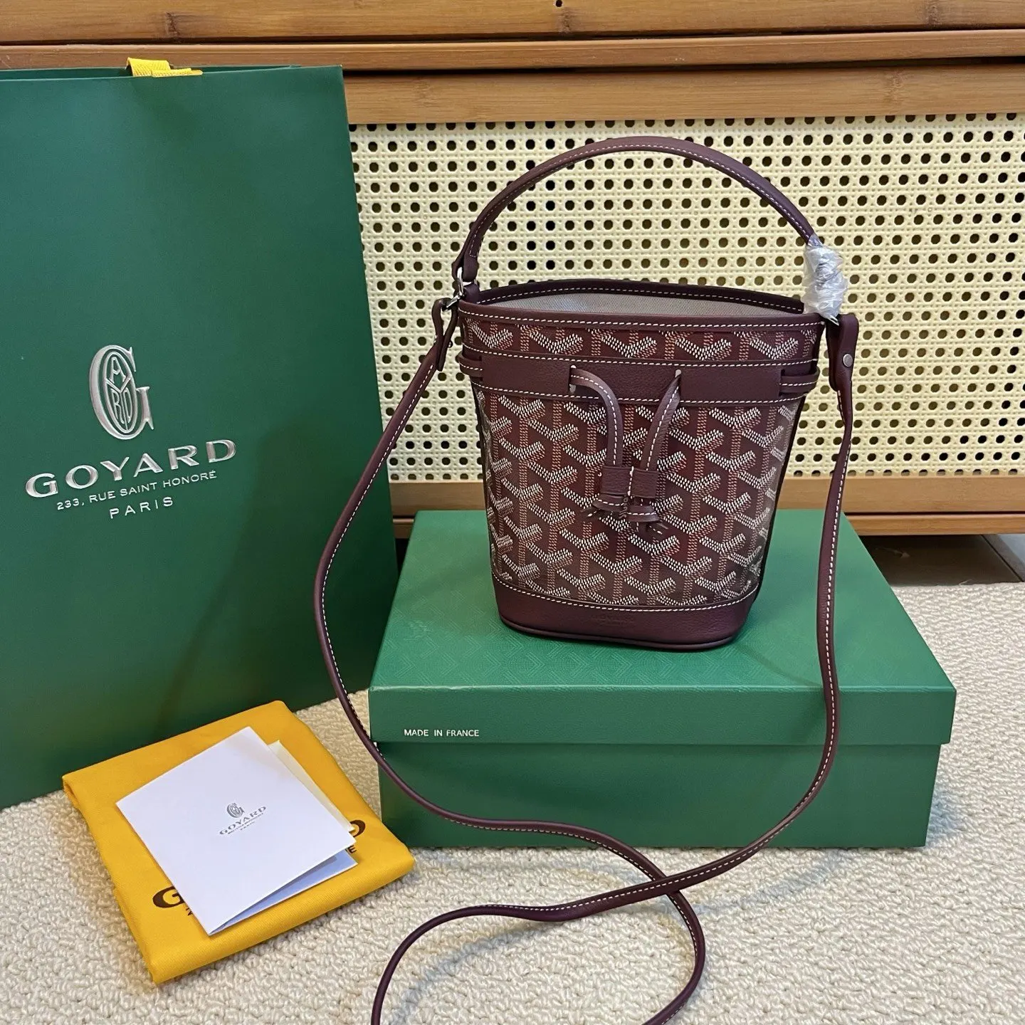 Goyard 皮革 轻盈小巧去始终保持标志性水桶百搭造型 水桶包 休閒水桶款