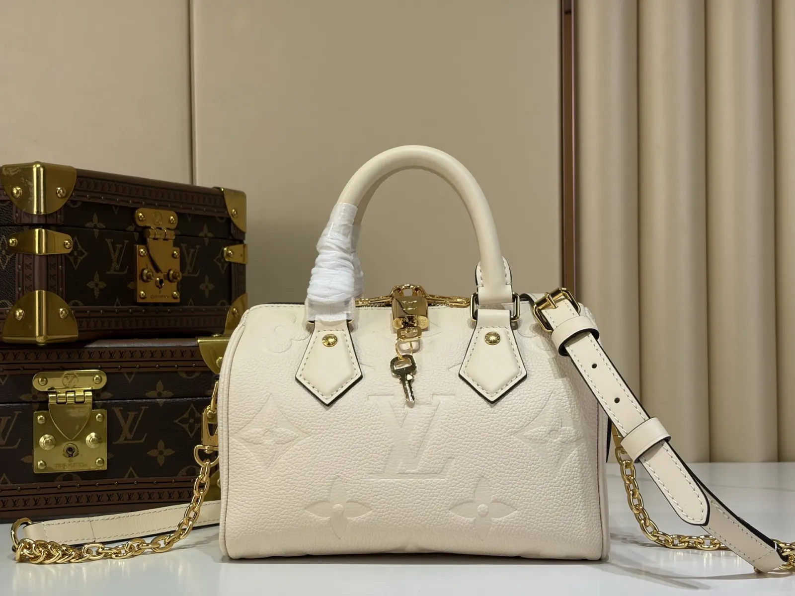 White Chain Bag