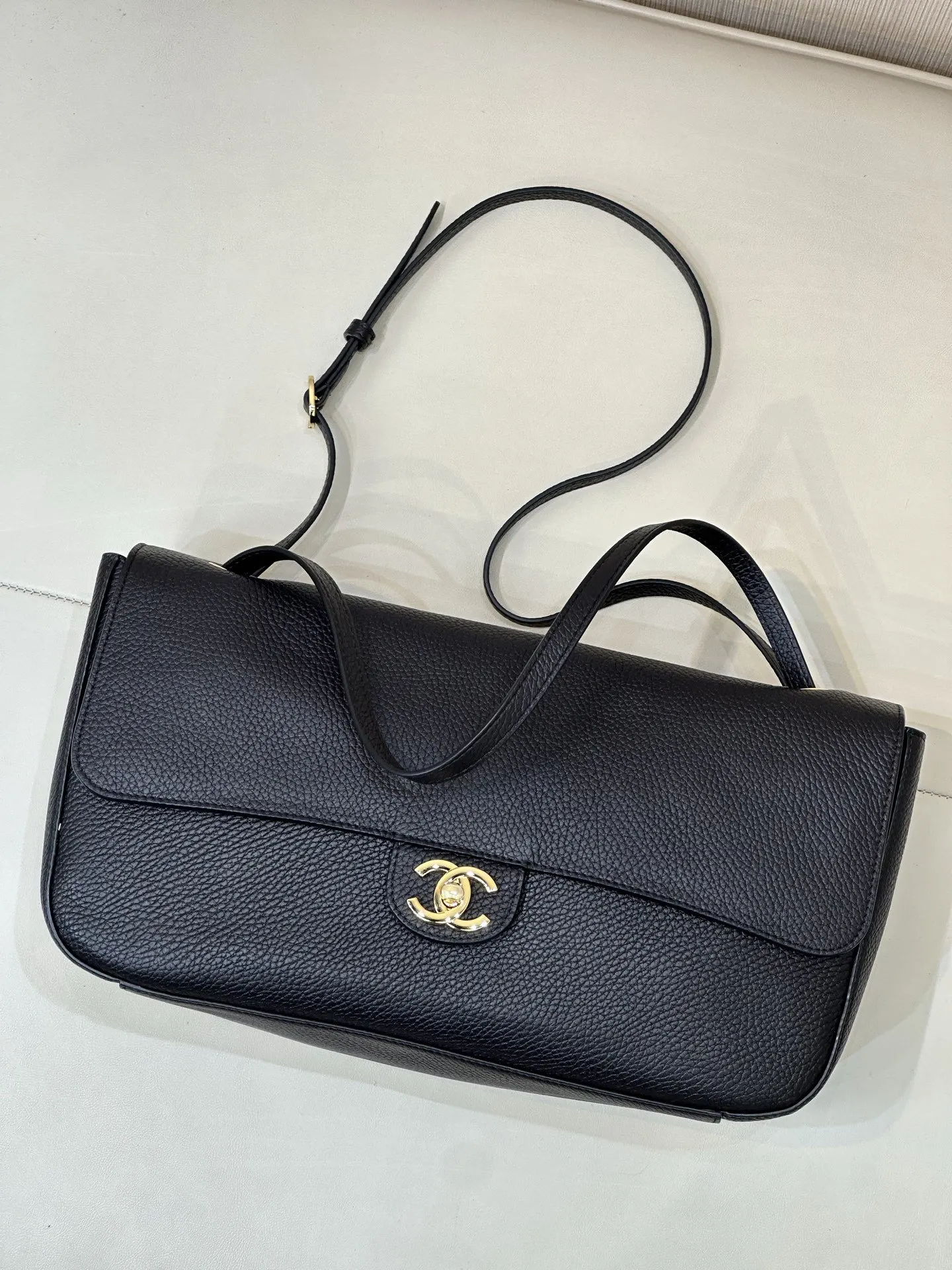 Fashion Item Travel Premium