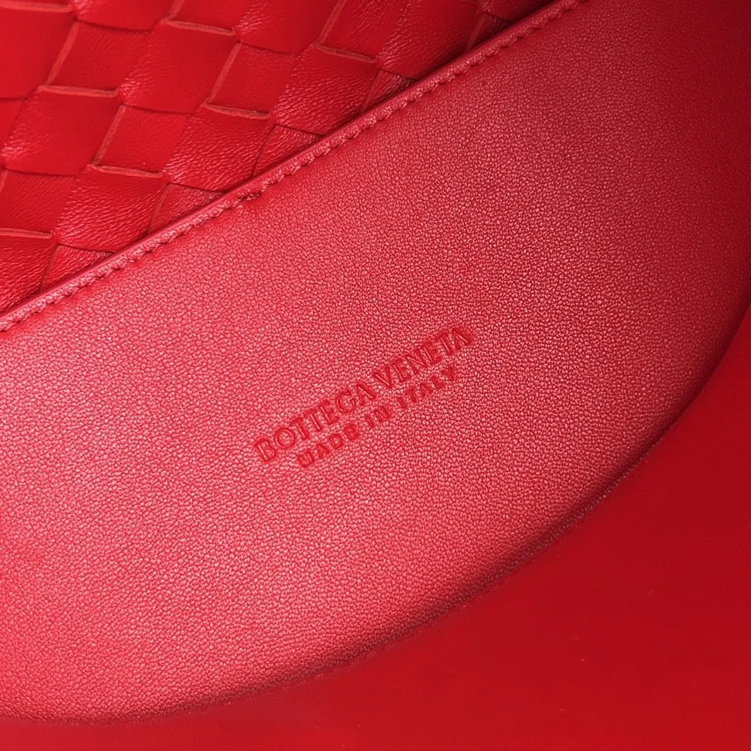 Bottega Veneta 金色 羊皮 斜背包 輕便斜挎款