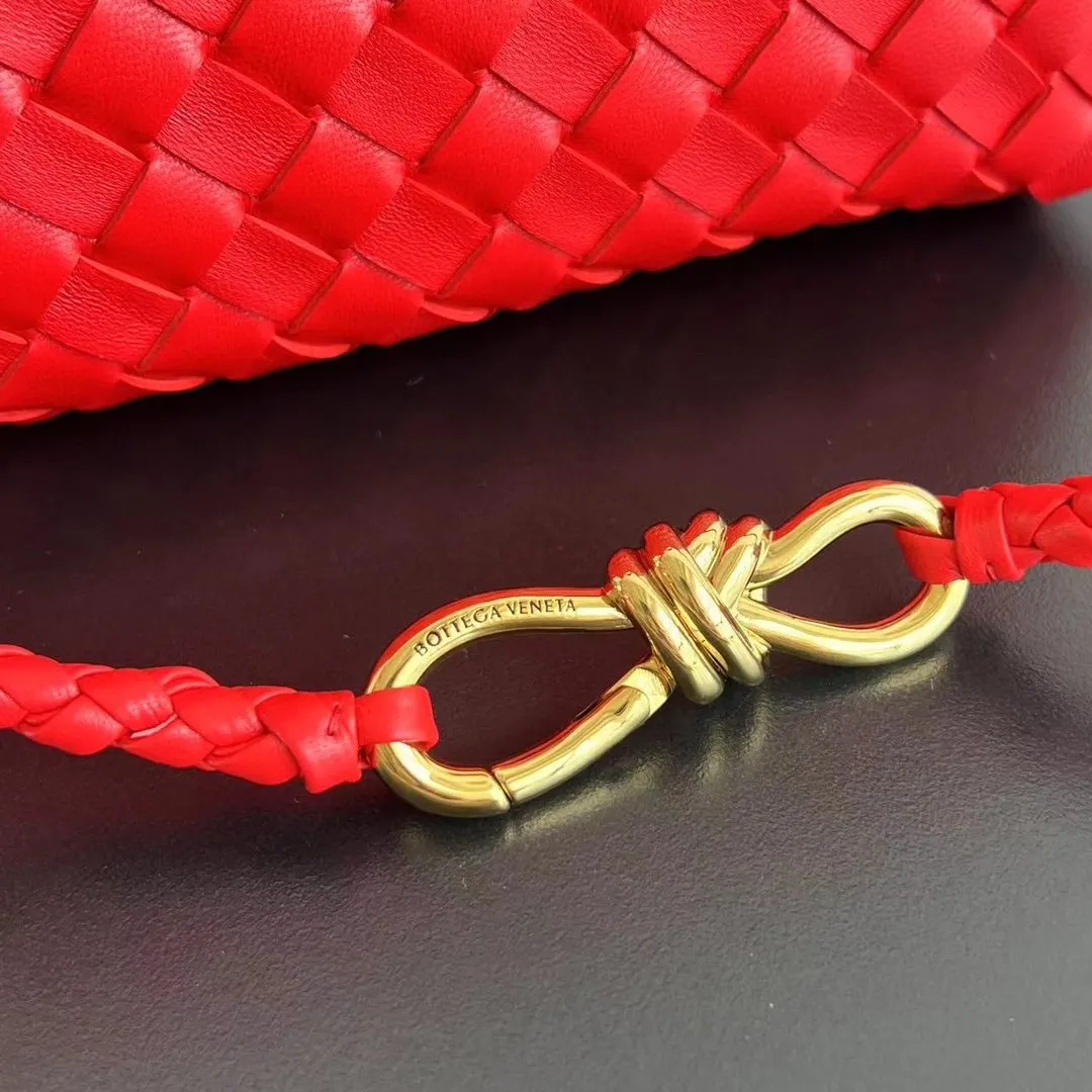 Bottega Veneta 金色 羊皮 斜背包 輕便斜挎款