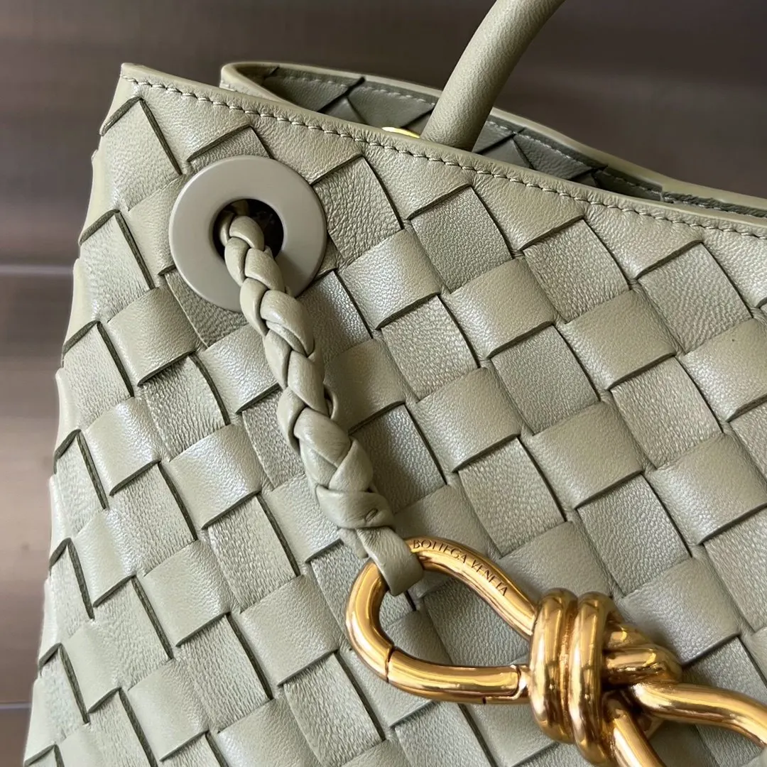 Bottega Veneta 金色 羊皮 斜挎包 轻便斜挎款