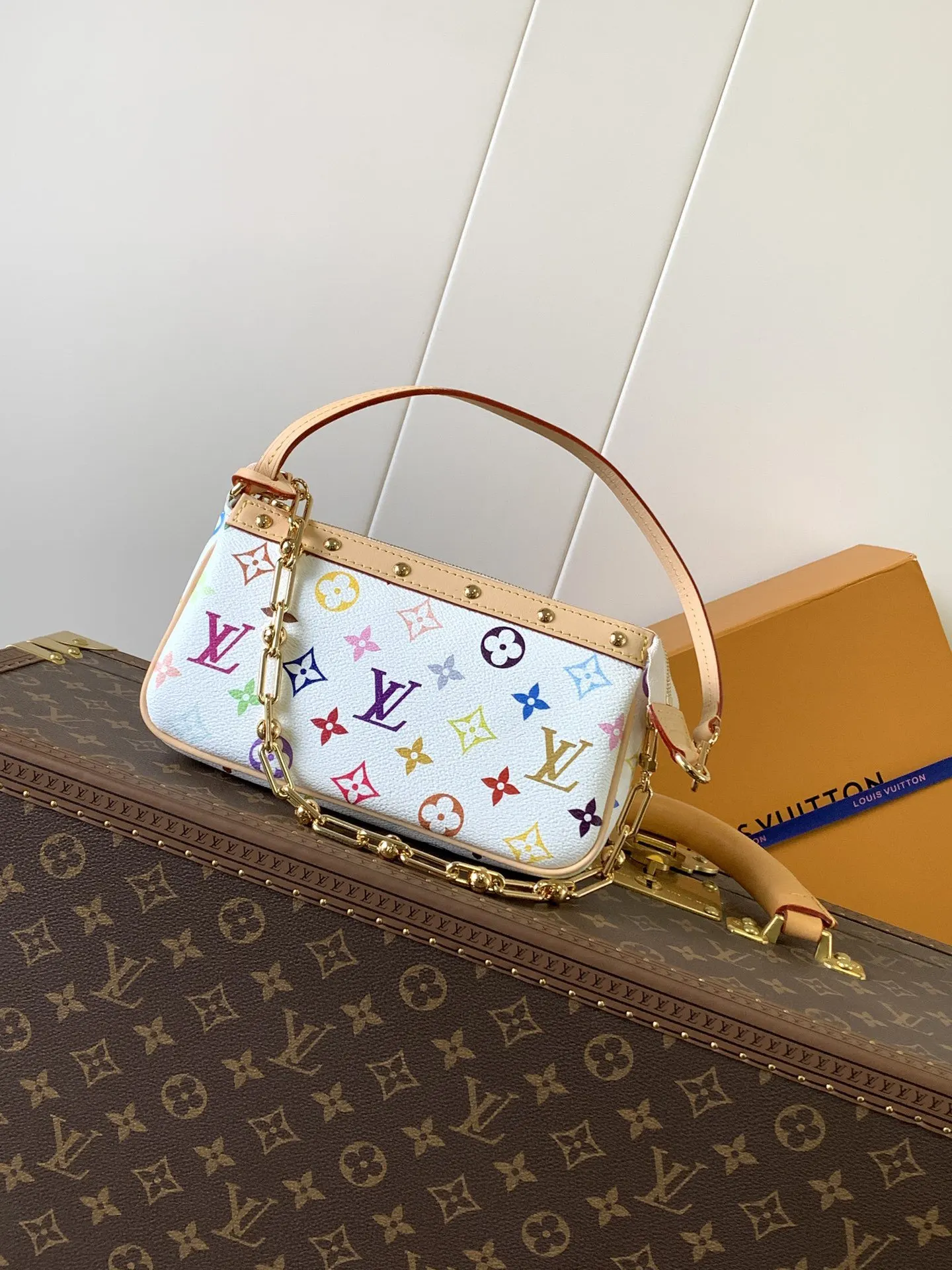 LV 牛皮 白彩 链条包 精致链条款