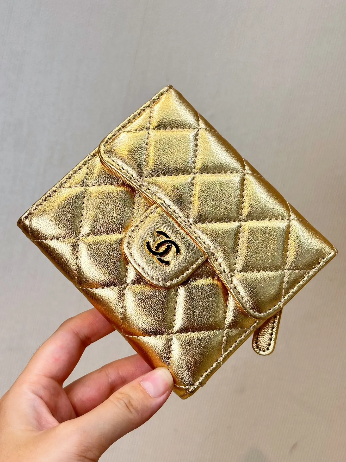 CHANEL 金色菱格鏈條包 手拿装饰款