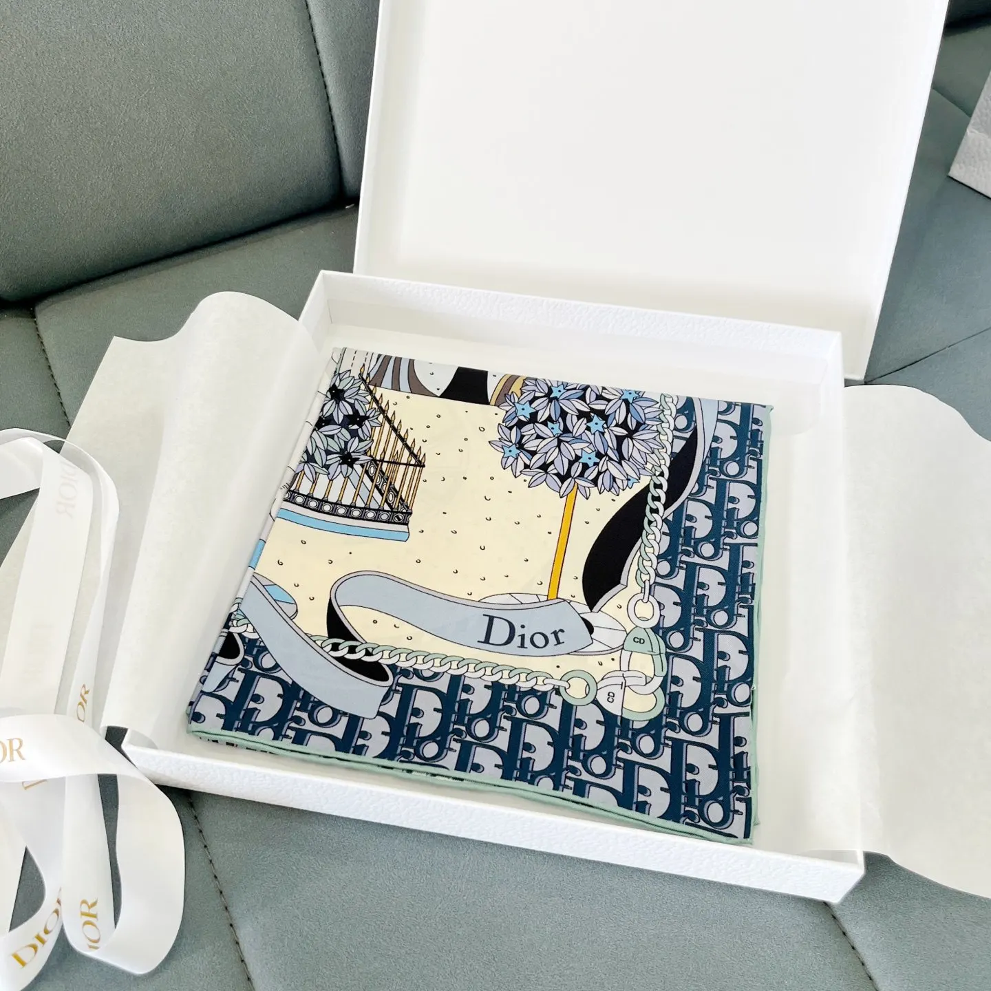 Dior 黑色 金色 粉色 老花 丝巾 优雅搭配