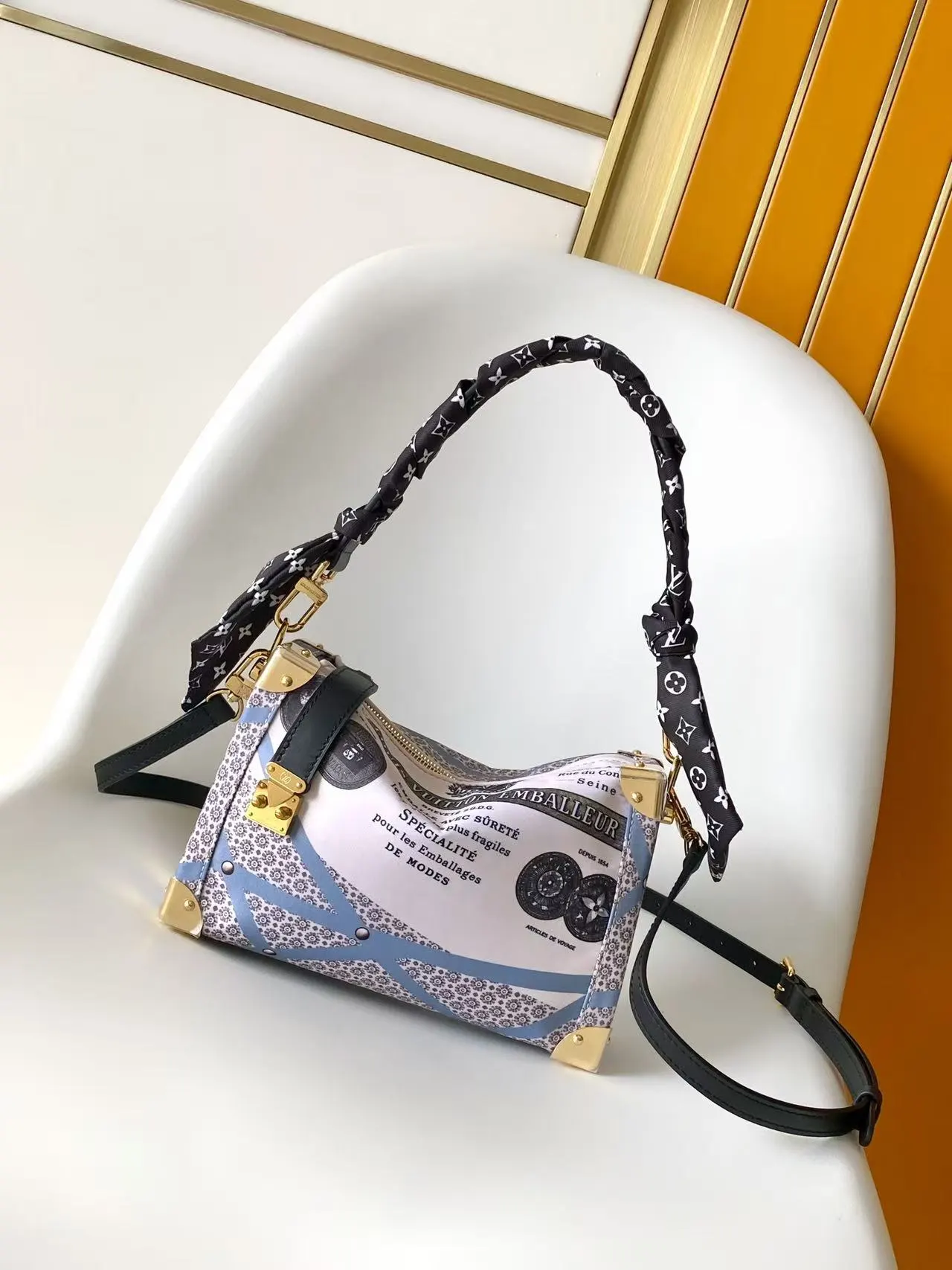 LV 牛皮 动态 Side Trunk 中号手袋出自 收納包 旅行收納款