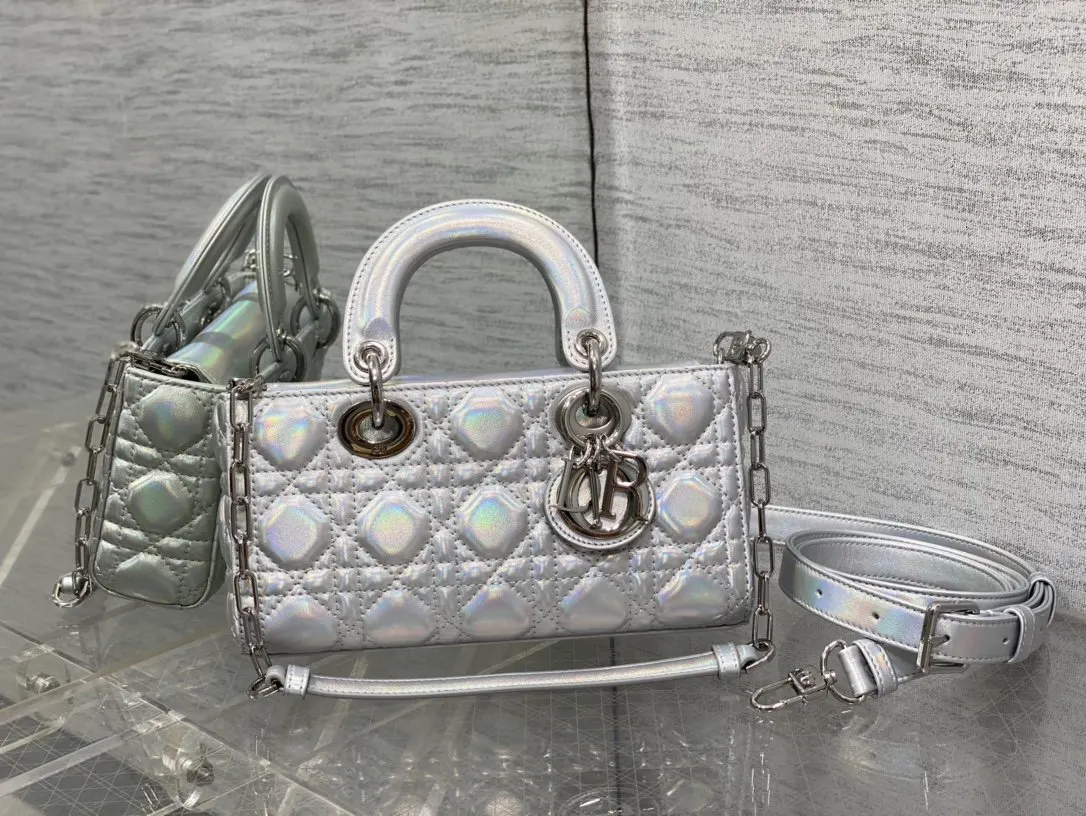 Dior 羊皮 进口 羊皮 内里采用 真羊皮绒横款戴妃包镭射銀小 手提包 通勤手提款