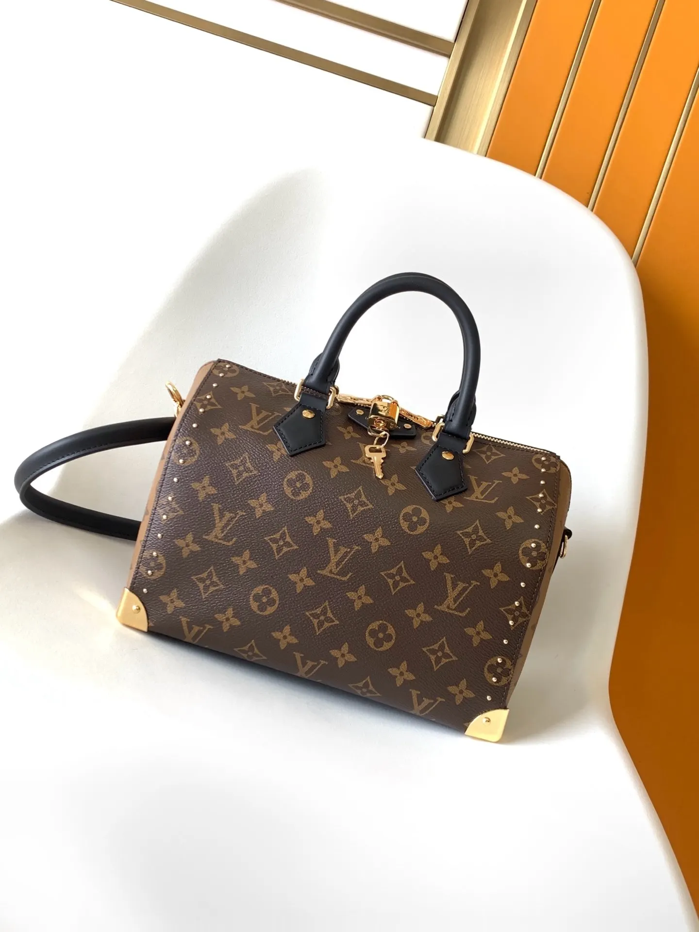 Louis Vuitton Crossbody Bag Lightweight Leather