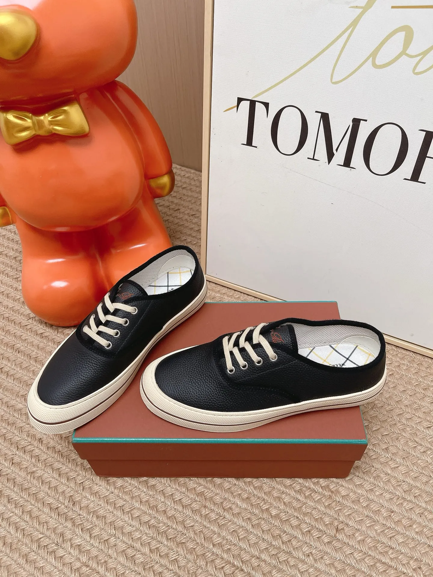 Loro Piana Sneakers Casual Versatile Image 1 Loro Piana Sneakers Casual Versatile Image 1