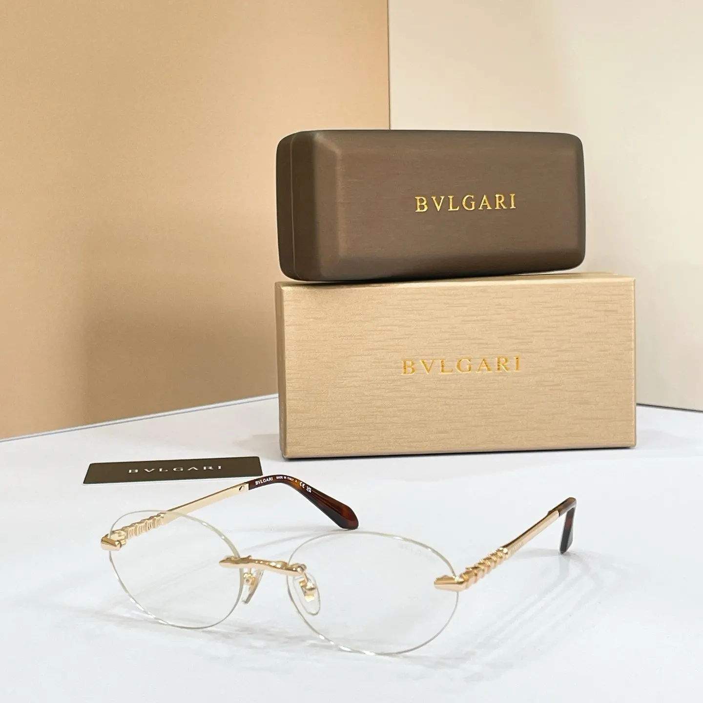 Bvlgari 墨镜 时尚防晒款