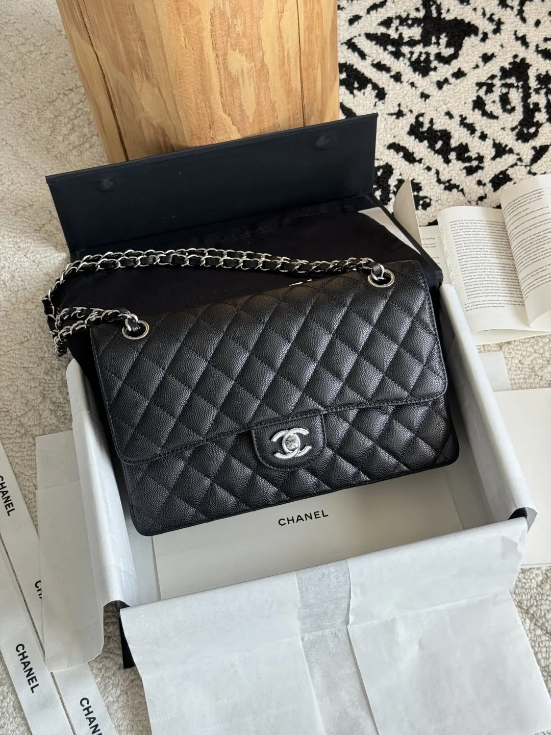 Crossbody Bag Lightweight Classic Leather