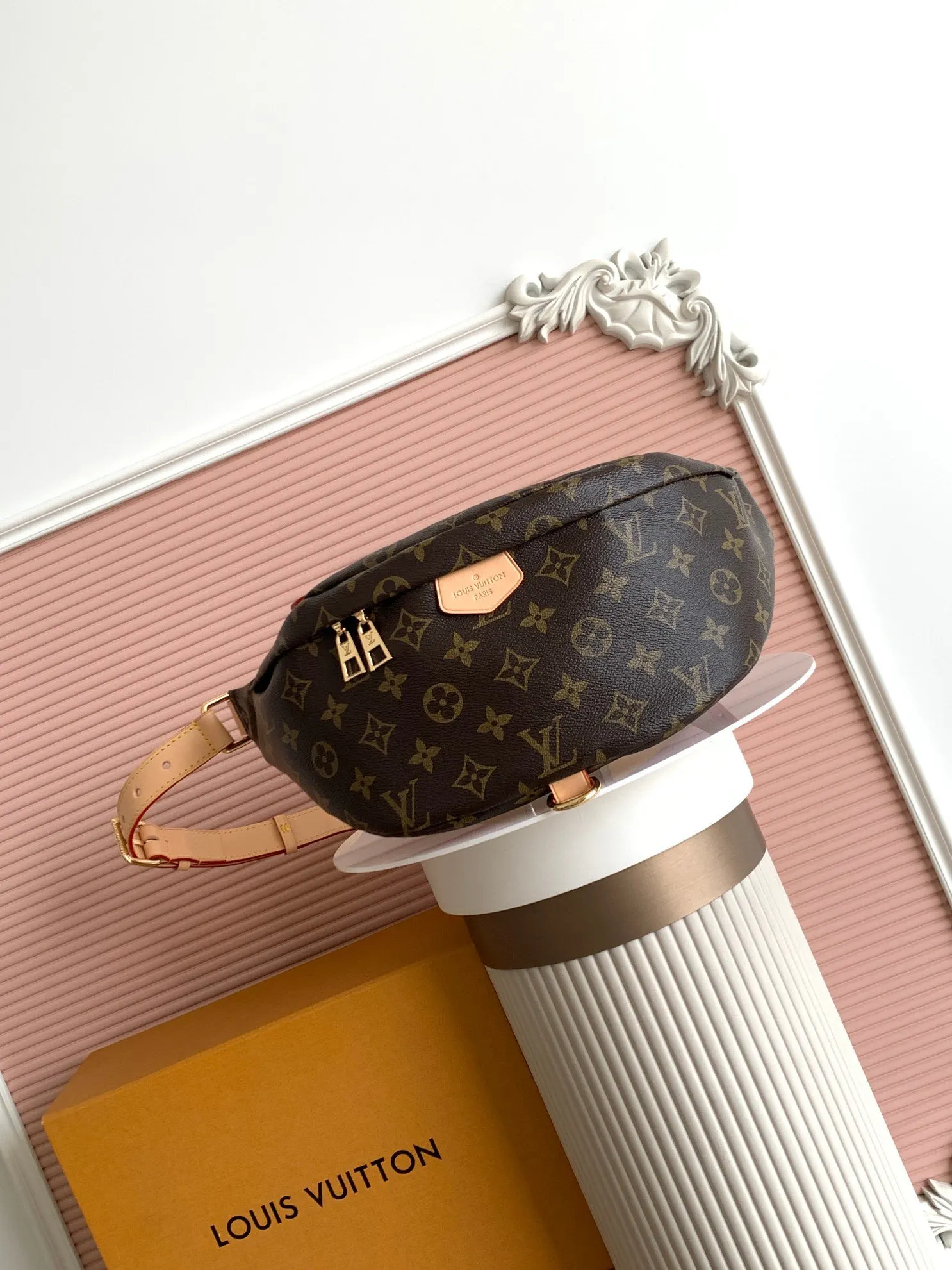 Louis Vuitton Gold Monogram Belt Bag Classic Casual Leather