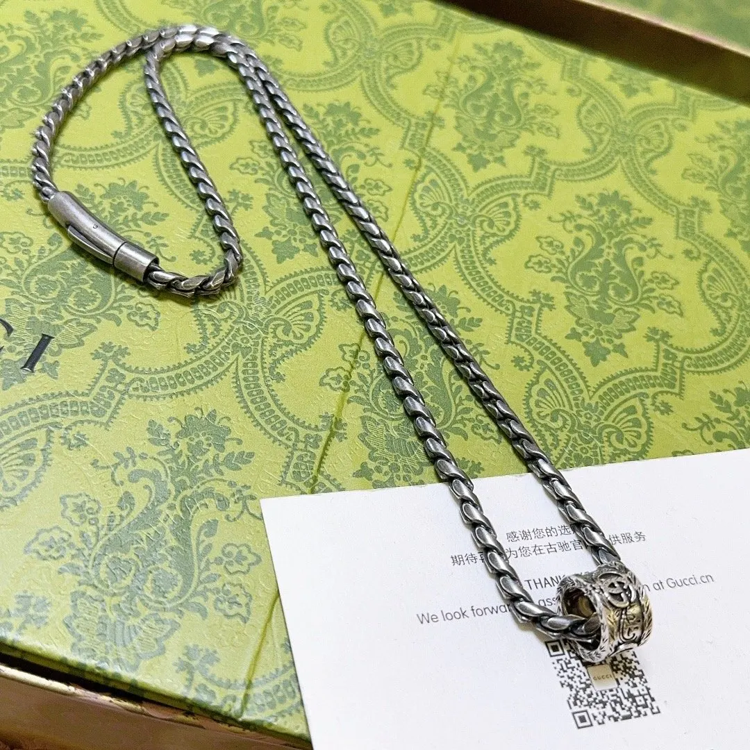 Gucci chain bag, one shoulder crossbody 36