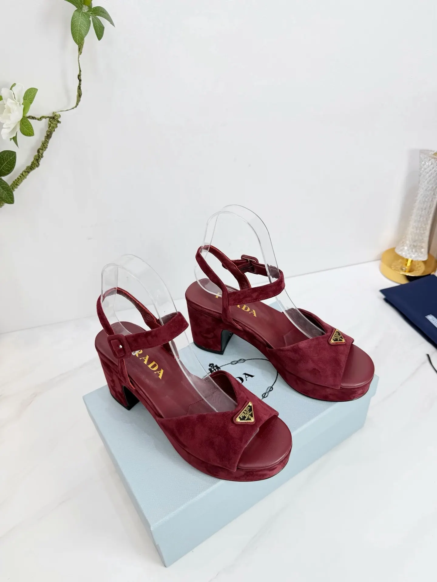 Prada Fashion Item Casual Versatile