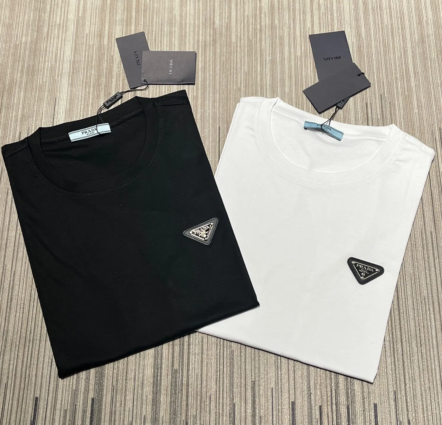 Prada T-Shirt Casual Versatile