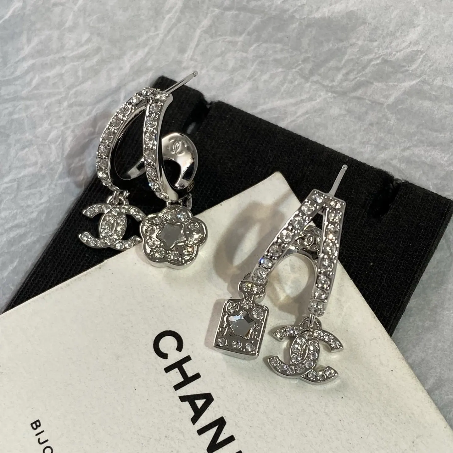 Chanel 双C 四叶草 耳环 优雅耳饰