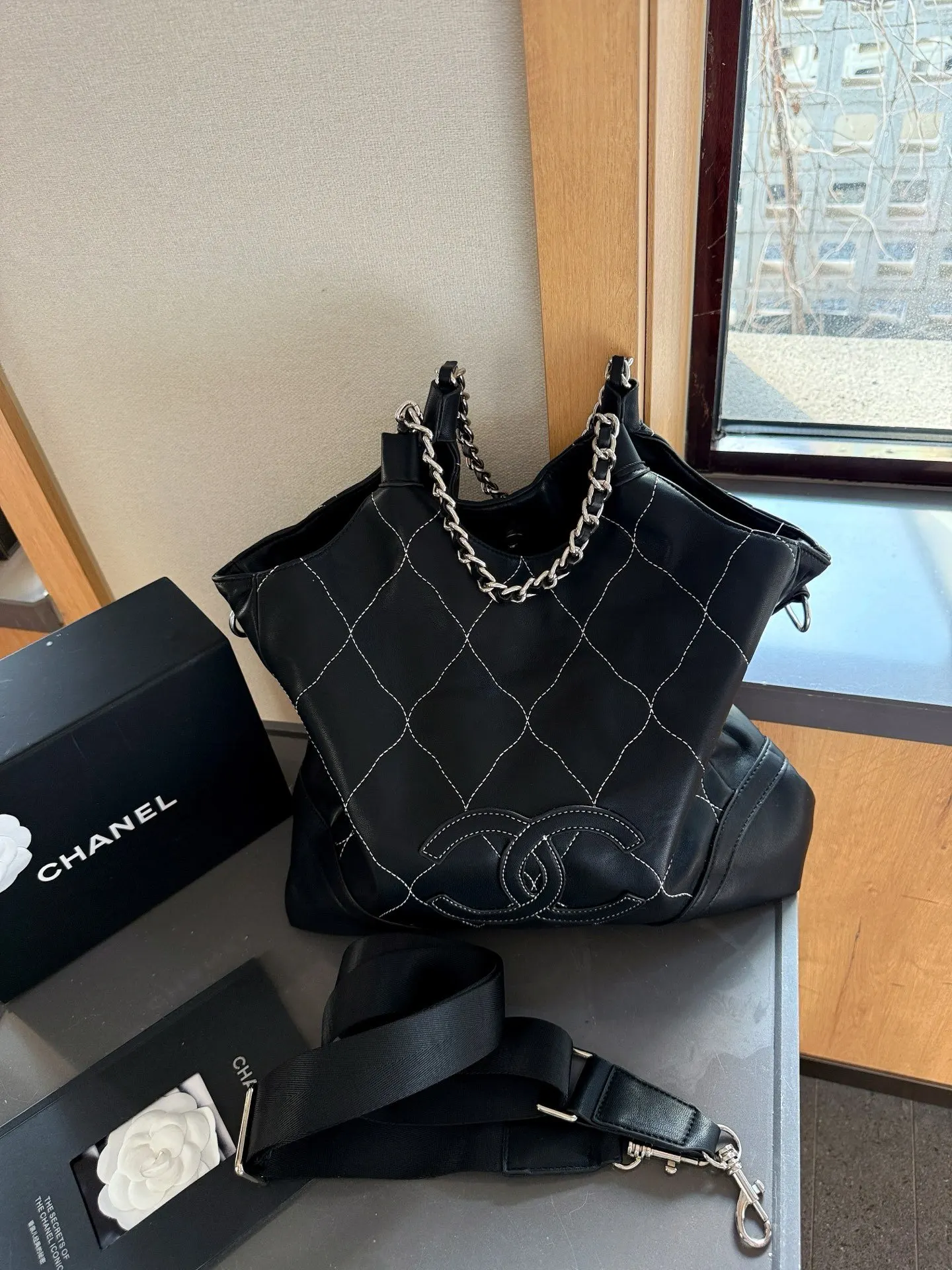 CHANEL 皮質 软 虽简单 低调但奢华 超大容量 可手提 可 鏈條包 精致鏈條款