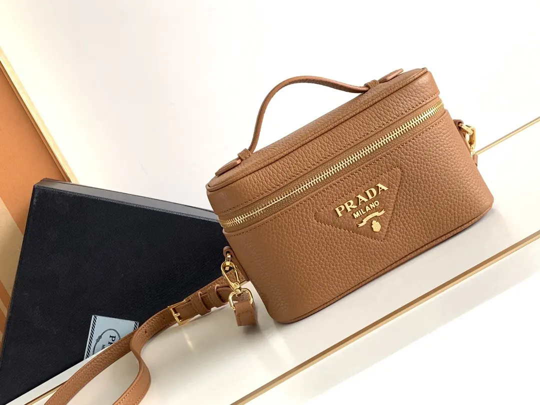 PRADA 1BH202P610 鹿皮 羊皮 Logo 手提包 日常通勤款