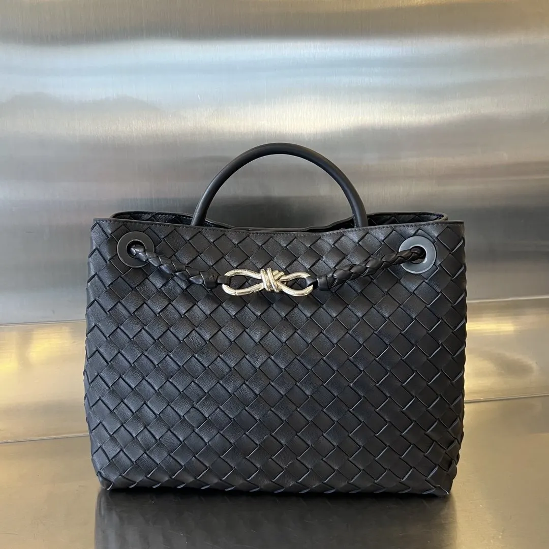 Bottega Veneta 金色 羊皮 斜背包 輕便斜挎款