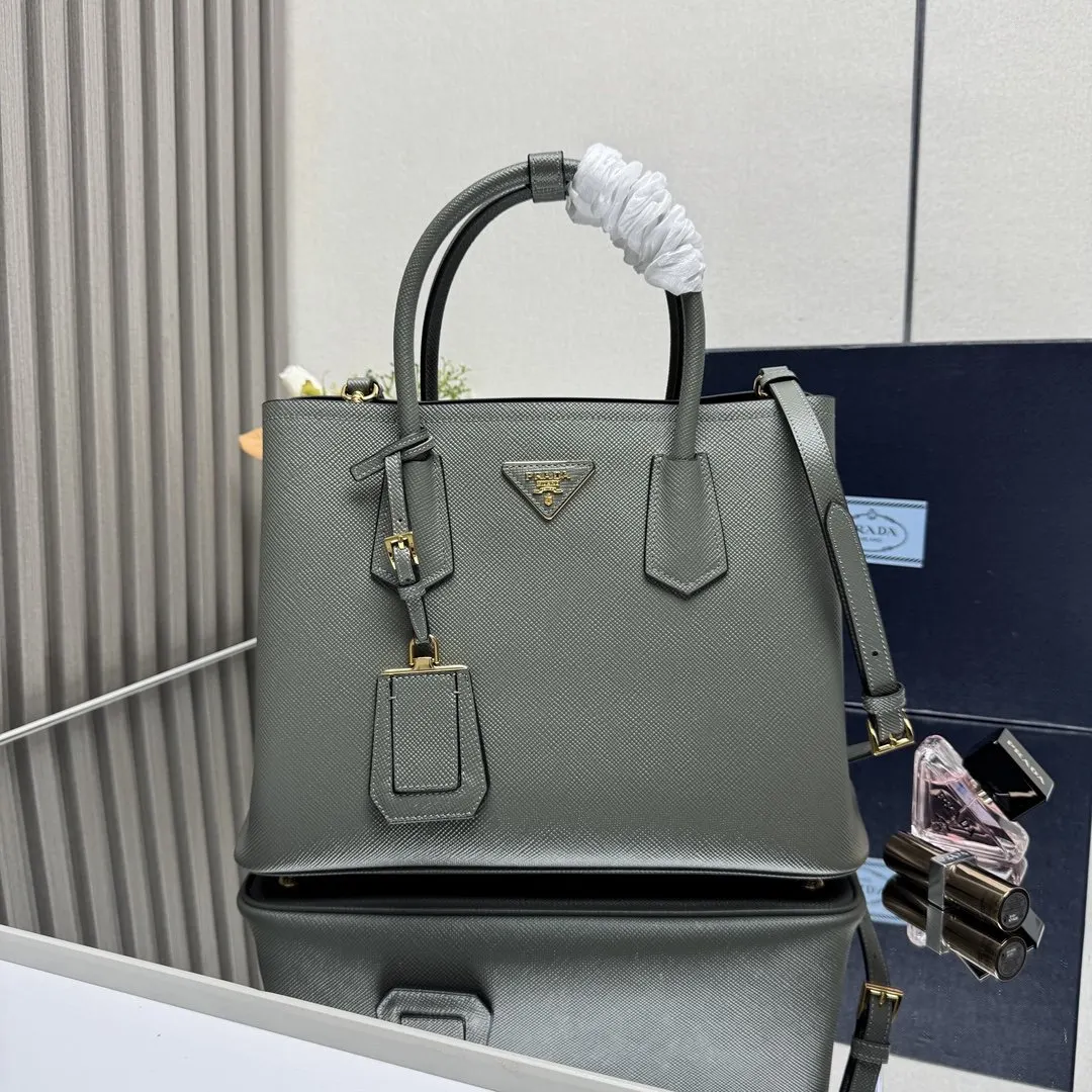 PRADA Saffiano十字纹牛皮 购物袋 輕便实用款